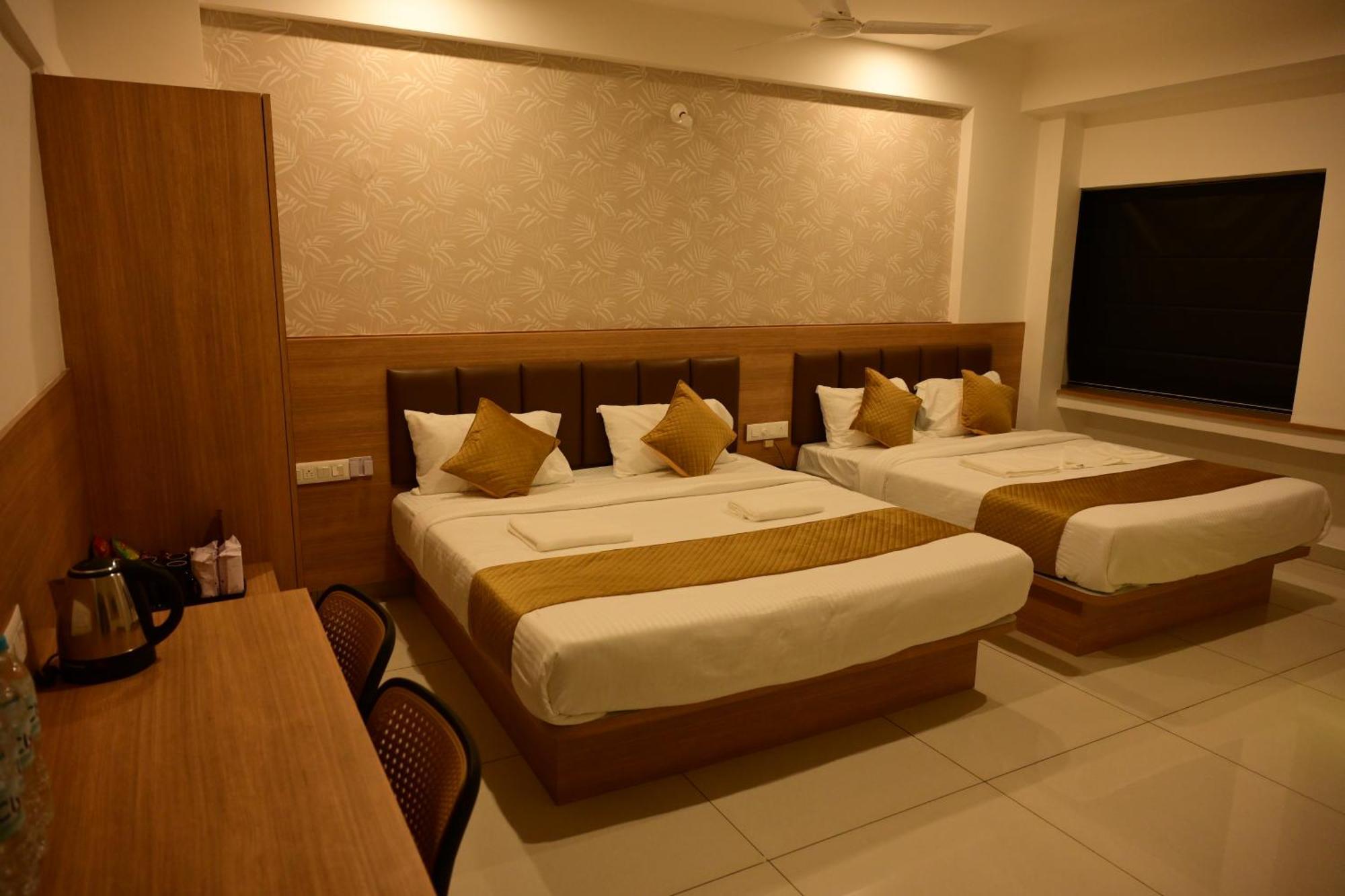 Bimba Hotels Mysore Bagian luar foto