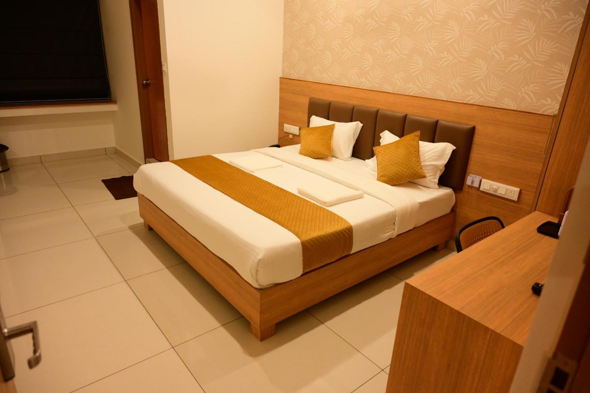 Bimba Hotels Mysore Bagian luar foto