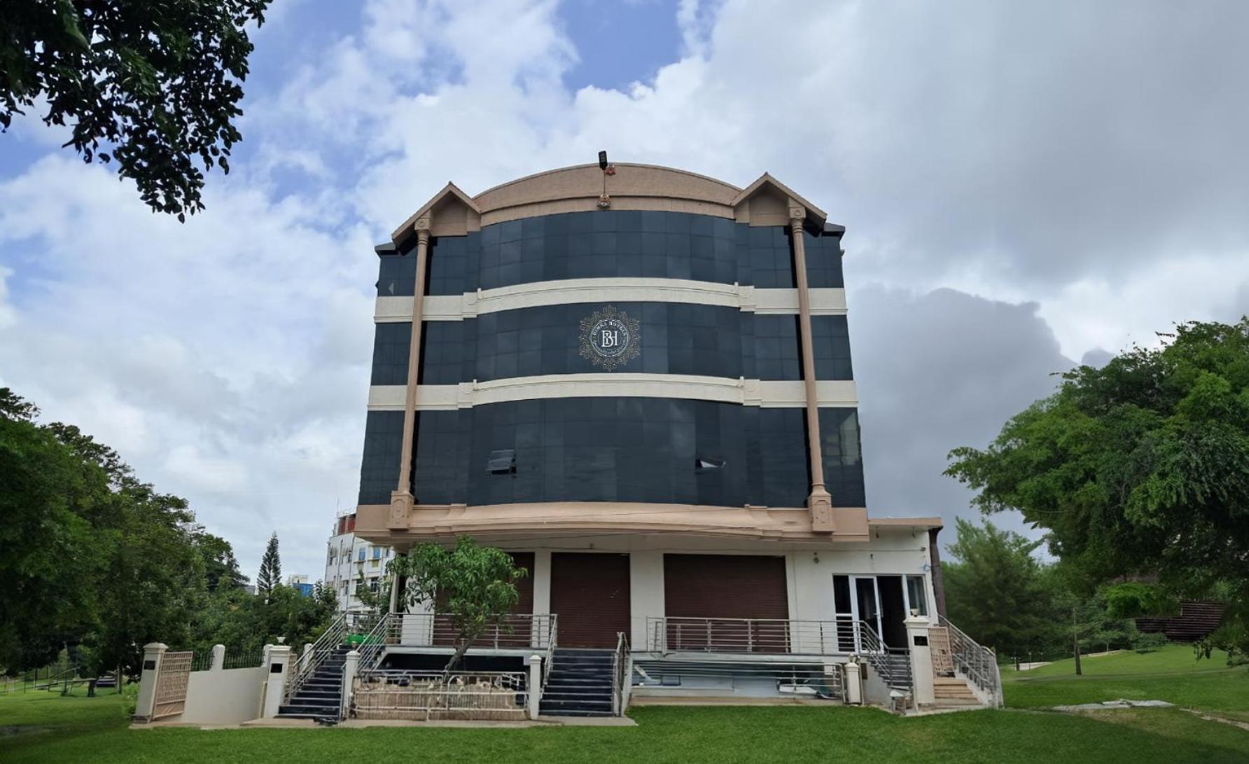 Bimba Hotels Mysore Bagian luar foto